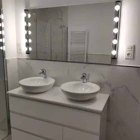 Daire R2R - Moderno Y Coqueto Apartamento Con Garaje - 1A165 *