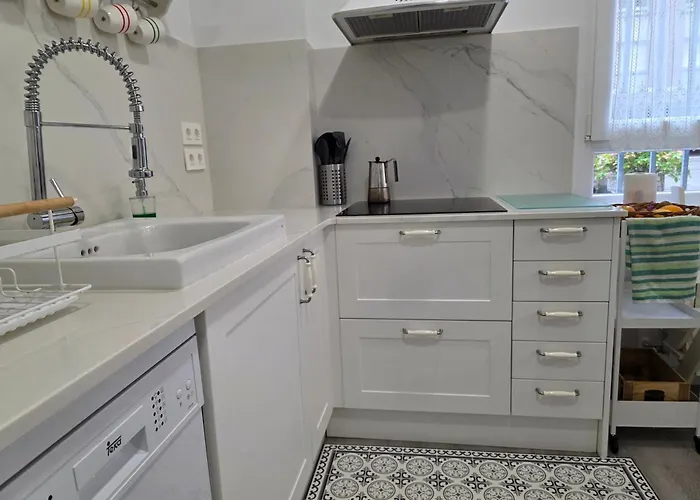 1a165 By R2r Moderno Y Coqueto Con Garaje